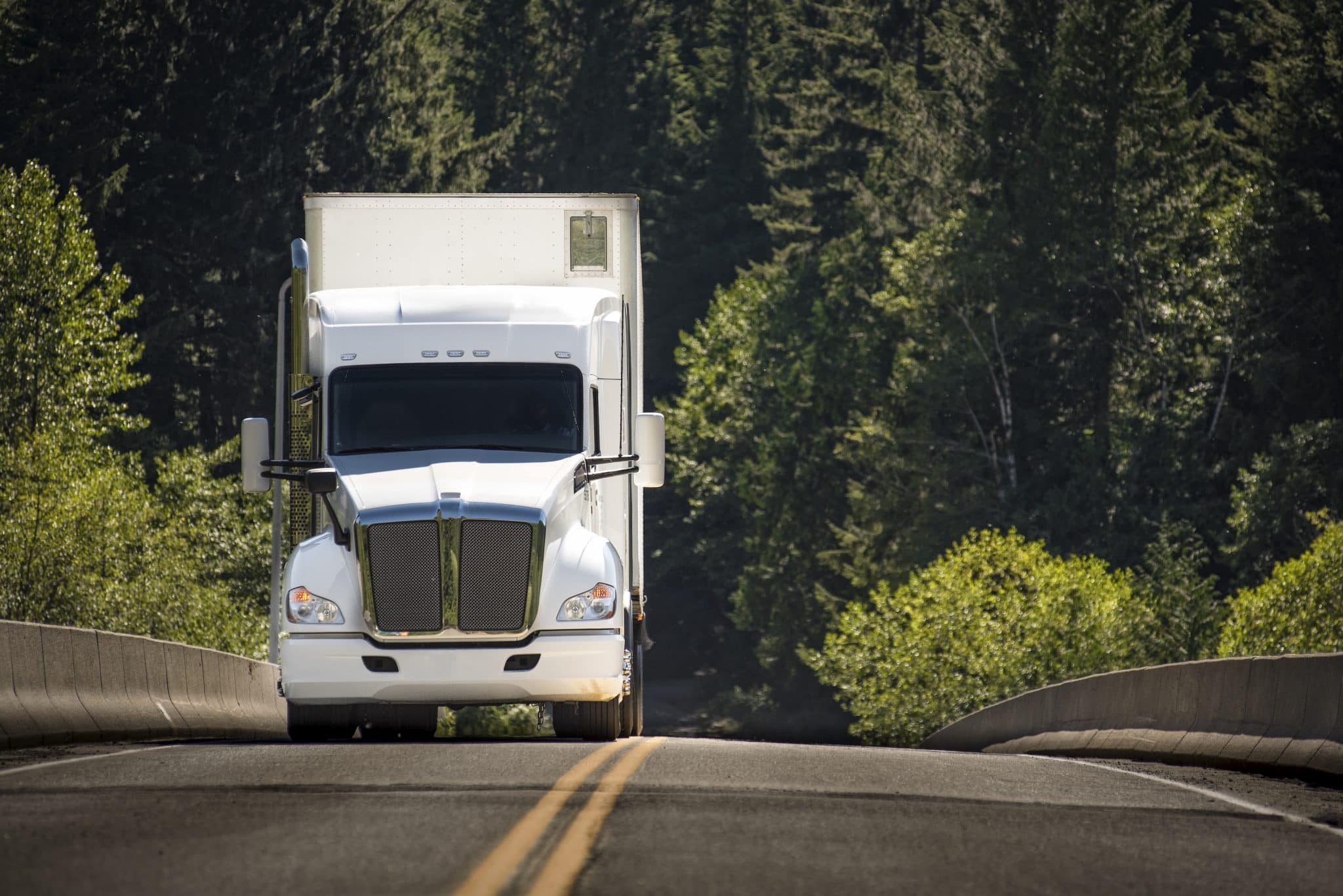 Tips for managing insurance claims following an 18-wheeler truck accident.